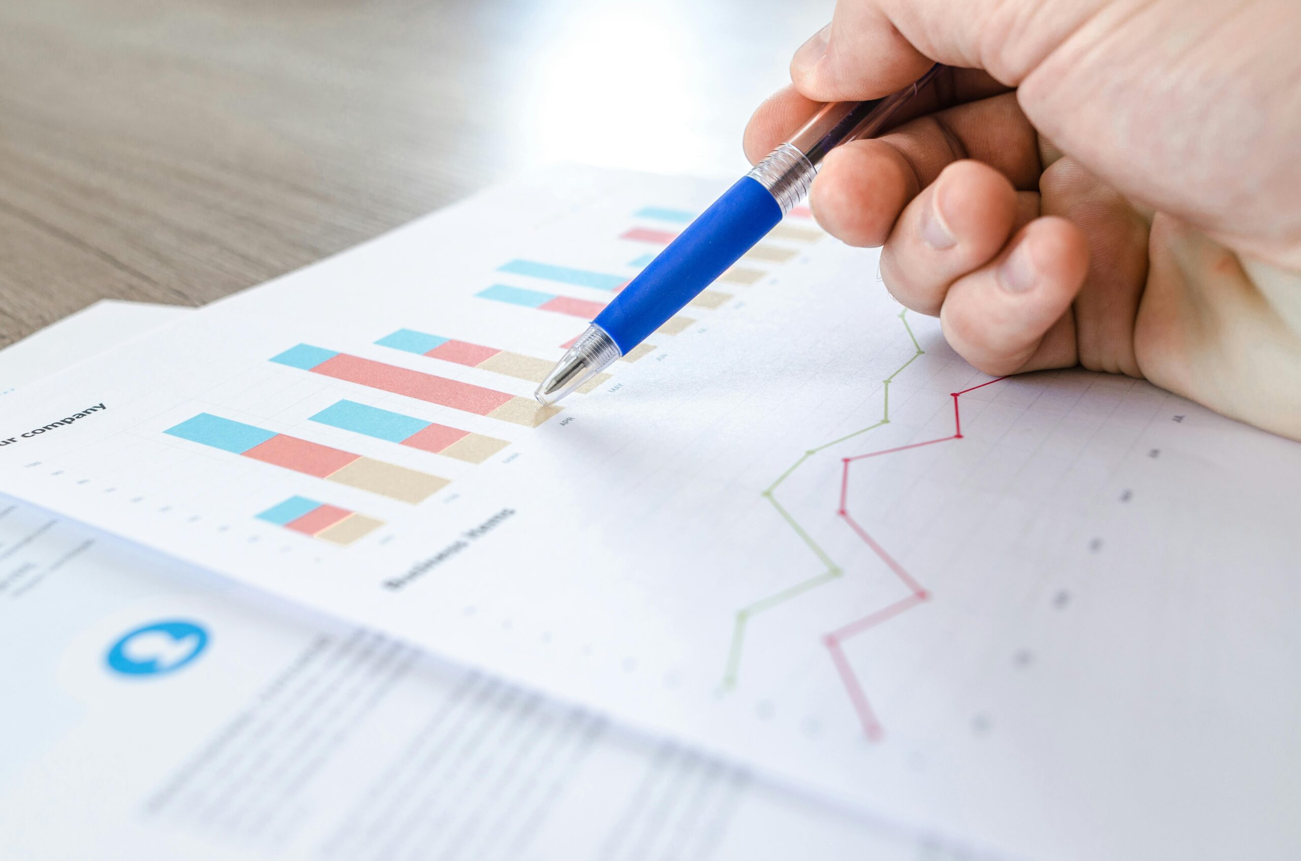 Companiile din Republica Moldova în 2025: înregistrări vs. lichidări – analiză economică completă